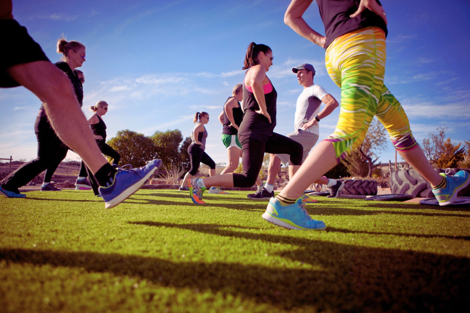 The FitBeat run club setting off together through Singapore