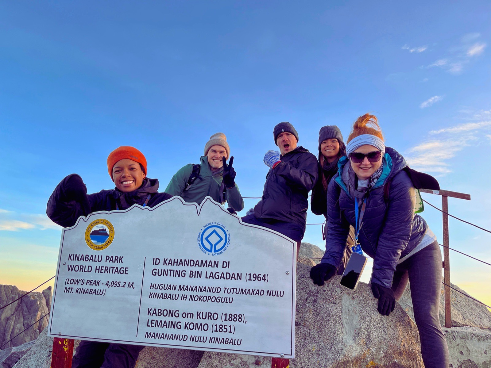 The FitBeat Mission Kinabalu group at the Kinabalu Park gate